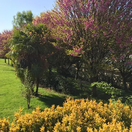 Otel Le Belvedere Thiviers